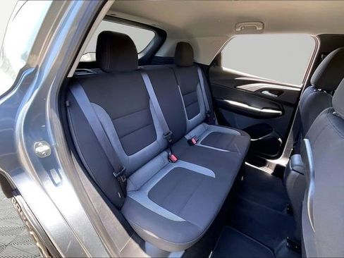 Used 2025 Chevrolet TrailBlazer LT AWD/4WD image 17