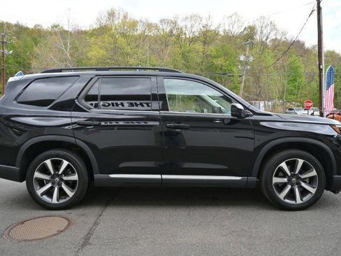 Used 2023 Honda Pilot Elite image 8