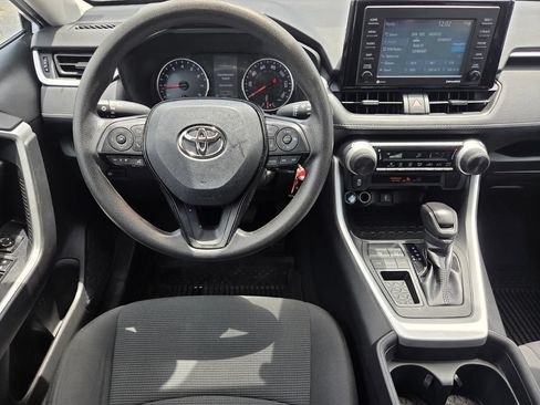 Used 2021 Toyota RAV4 LE FWD image 21