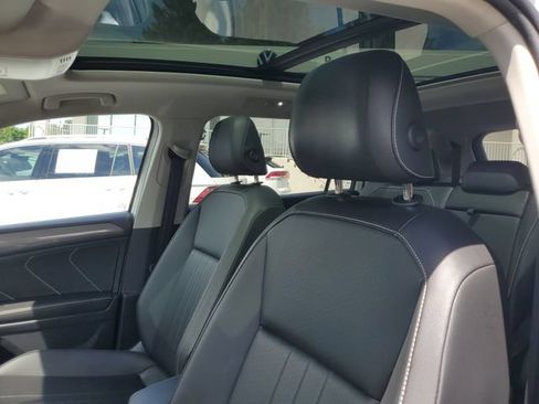 Certified 2024 Volkswagen Tiguan SE w/ Panoramic Sunroof Package FWD image 16