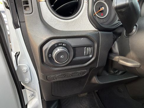 Used 2025 Jeep Wrangler Unlimited Sport AWD/4WD image 25