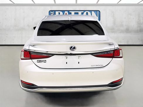 Used 2019 Lexus ES 300h w/ Luxury Package image 6
