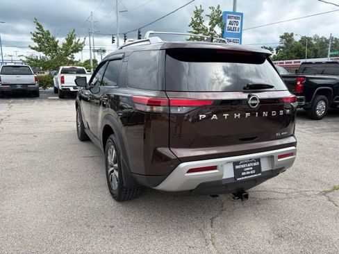 Used 2022 Nissan Pathfinder SL AWD/4WD image 5