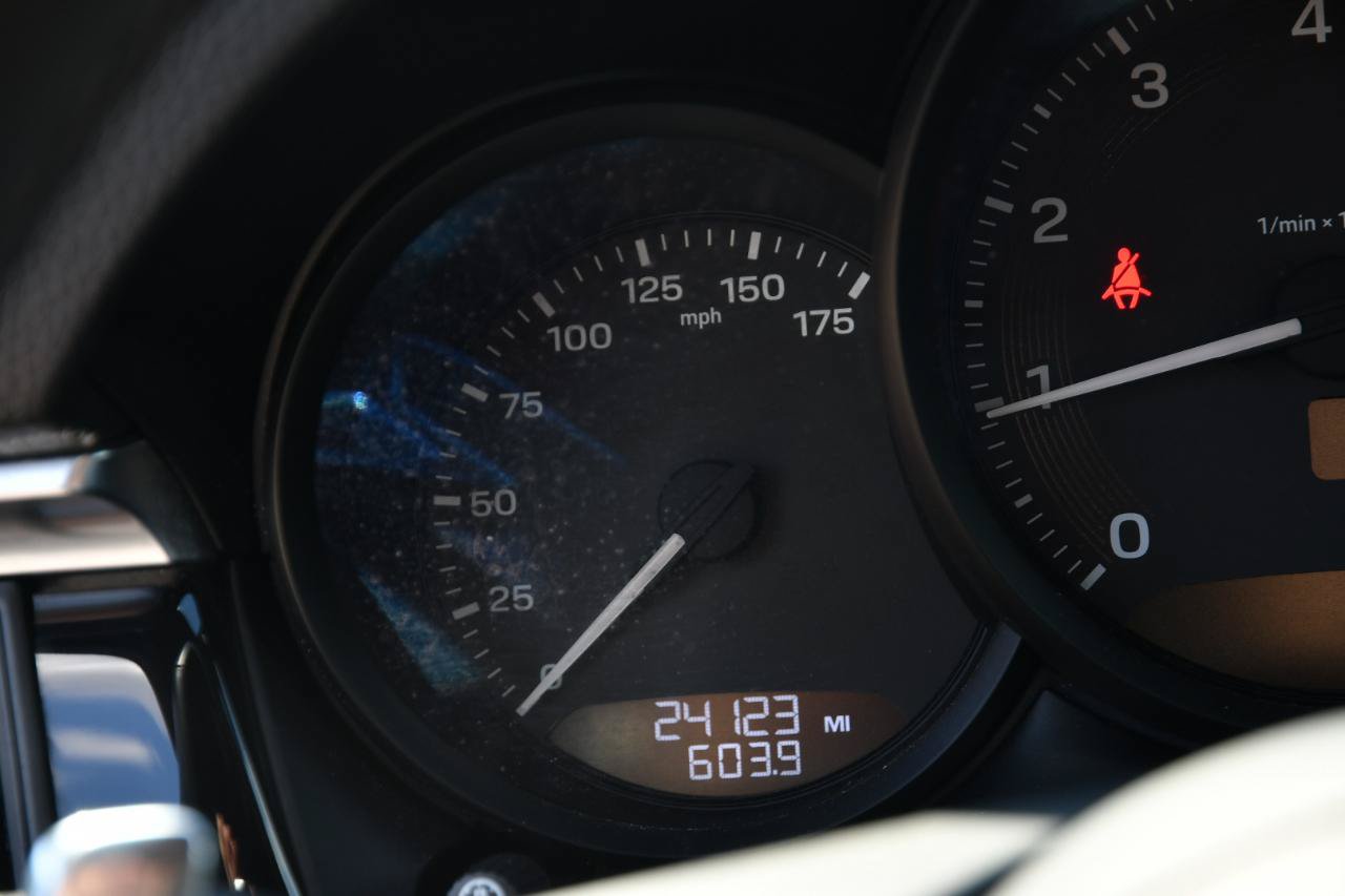 Used 2024 Porsche Macan AWD/4WD image 16