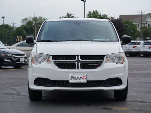 Used 2018 Dodge Grand Caravan SE w/ UConnect Hands-Free Group FWD image 8