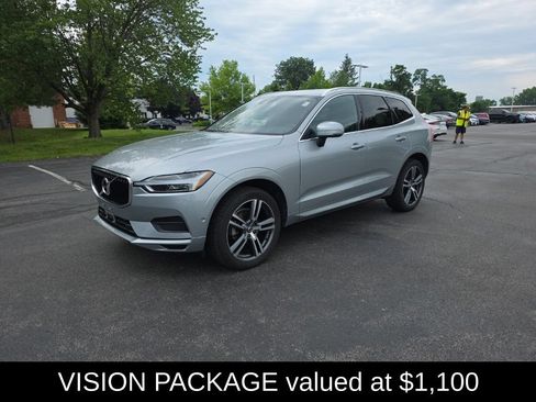 Used 2018 Volvo XC60 T5 Momentum w/ Vision Package AWD/4WD image 3