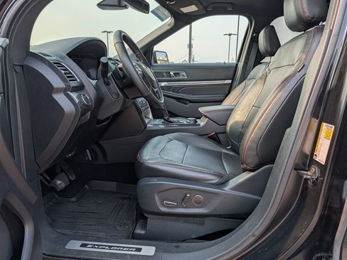 Used 2018 Ford Explorer Sport w/ Equipment Group 401A AWD/4WD image 13