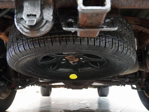 Used 2013 Chevrolet Avalanche LT w/ Suspension Package, Off-Road image 11