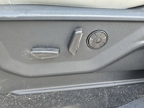 Used 2025 Ford Expedition Platinum w/ Platinum Ultimate Package image 11