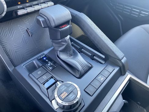 New 2026 Toyota Tacoma TRD Off-Road AWD/4WD image 19