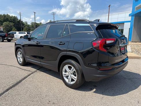 Used 2024 GMC Terrain SLE w/ Driver Convenience Package AWD/4WD image 4