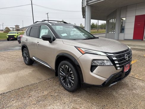 New 2026 Nissan Rogue Platinum w/ Platinum Premium Package image 2
