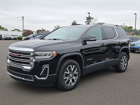 Certified 2022 GMC Acadia SLE w/ Driver Convenience Package image 3