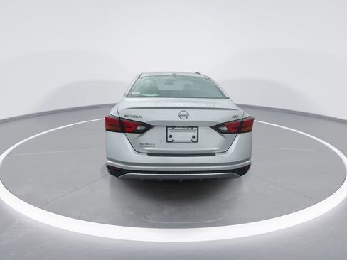 Used 2024 Nissan Altima 2.5 SV image 7