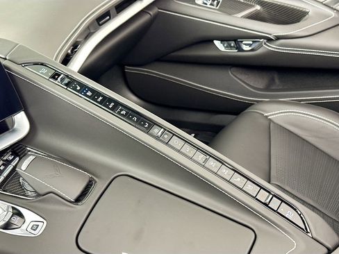 Used 2025 Chevrolet Corvette Z06 RWD image 16