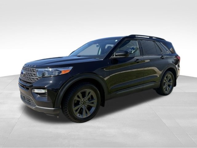 Used 2022 Ford Explorer XLT w/ XLT Sport Appearance Package AWD/4WD image 9