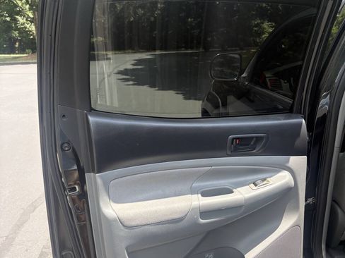 Used 2007 Toyota Tacoma PreRunner RWD image 33
