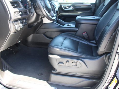 Used 2021 Chevrolet Tahoe LT w/ LT Signature Package RWD image 11