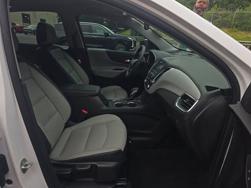 Used 2024 Chevrolet Equinox LS FWD image 10