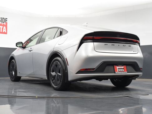 Used 2025 Toyota Prius LE image 26