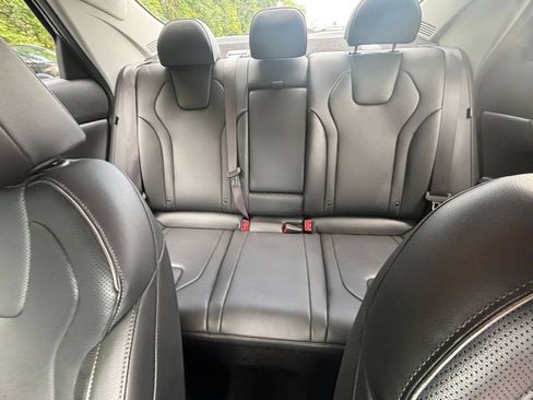 Used 2025 Hyundai Elantra Limited FWD image 35