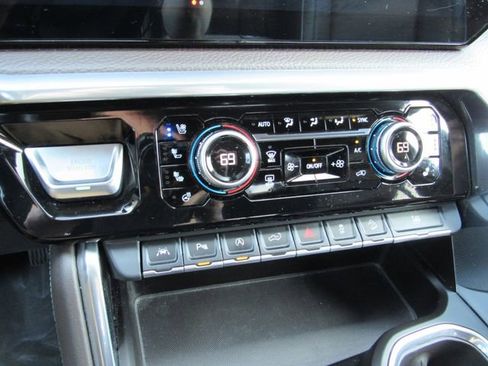 Used 2023 GMC Sierra 1500 Denali AWD/4WD image 24