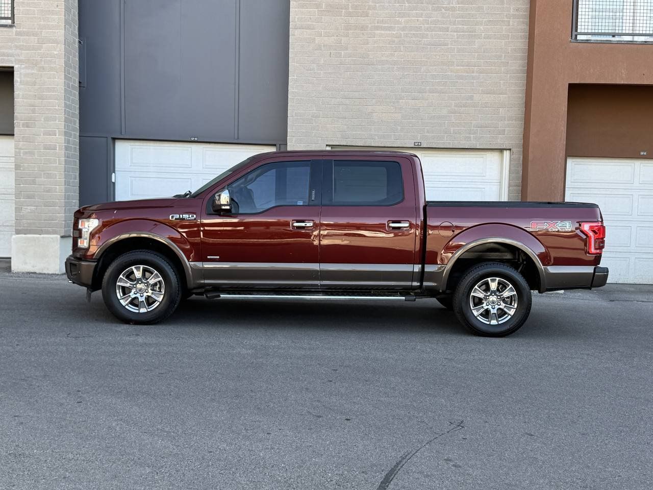 Used 2017 Ford F150 Lariat w/ Equipment Group 502A Luxury AWD/4WD image 2