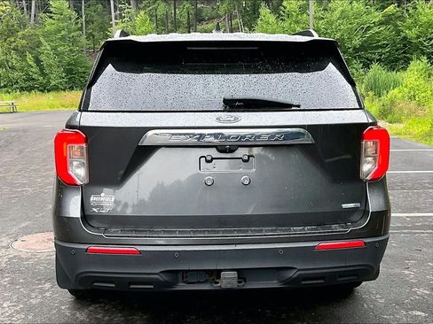 Used 2020 Ford Explorer XLT w/ Comfort Package AWD/4WD image 5