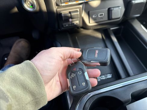 Used 2021 GMC Sierra 1500 AT4 w/ AT4 Value Package image 24