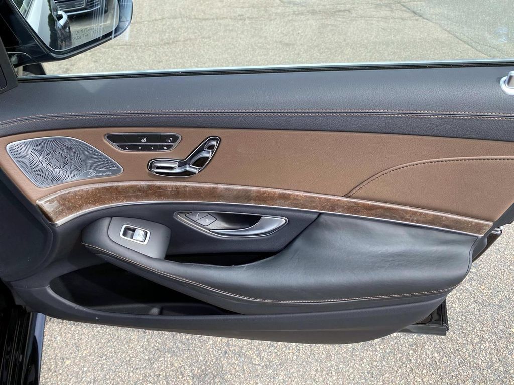 Used 2019 Mercedes-Benz S 560 4MATIC Sedan image 24