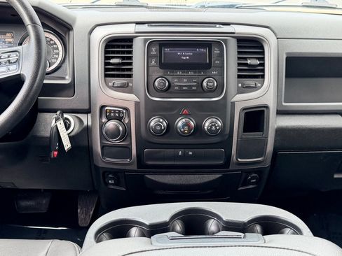 Used 2019 RAM 1500 Tradesman w/ Chrome Appearance Group RWD image 15