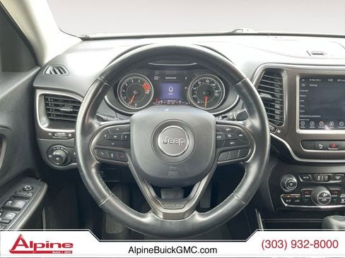 Used 2019 Jeep Cherokee Trailhawk w/ Cold Weather Group image 12