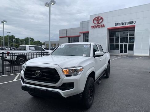 Certified 2023 Toyota Tacoma SR AWD/4WD image 1