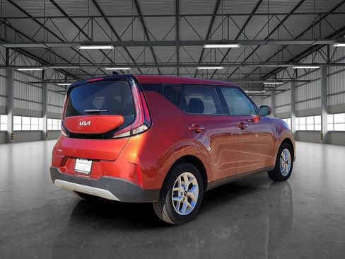 Used 2024 Kia Soul LX w/ Option Group 015 image 4