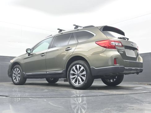 Used 2017 Subaru Outback 3.6R Touring AWD/4WD image 23