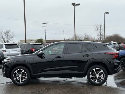 Used 2024 Chevrolet Trax RS image 37