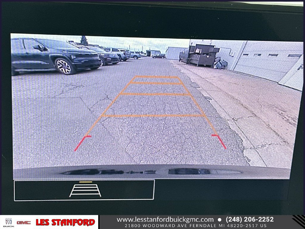 Used 2024 Chevrolet Trax RS FWD image 28