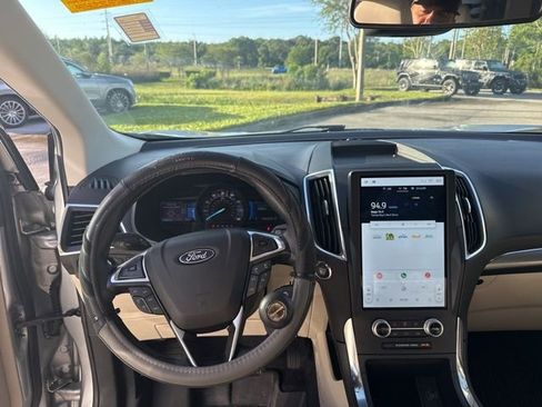 Used 2023 Ford Edge Titanium image 11