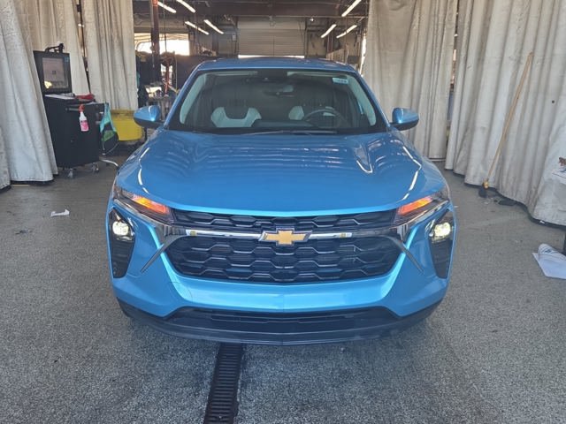 Used 2025 Chevrolet Trax LS w/ LS Convenience Package FWD image 6
