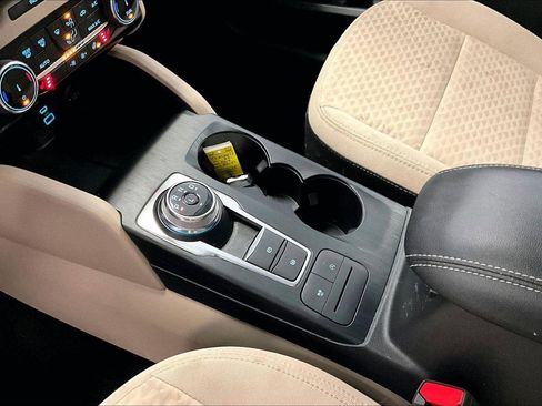 Used 2022 Ford Escape SE w/ Convenience Package image 16