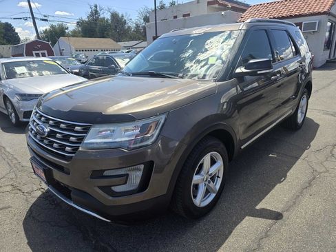 Used 2016 Ford Explorer XLT w/ Equipment Group 202A AWD/4WD image 2
