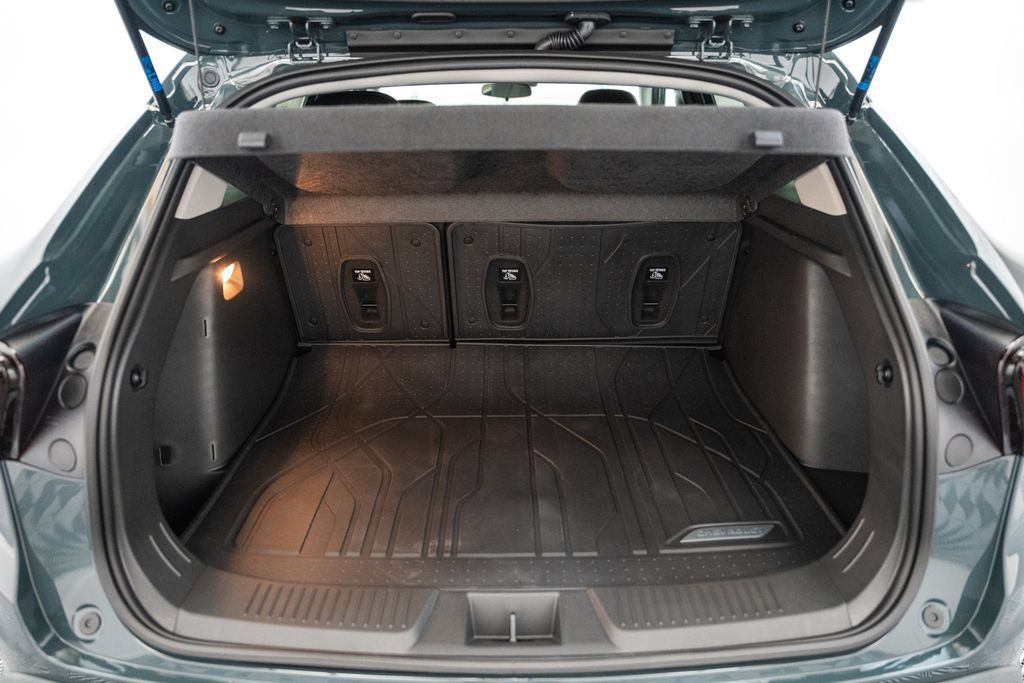 New 2026 Chevrolet Trax LT w/ Sunroof Package FWD image 11