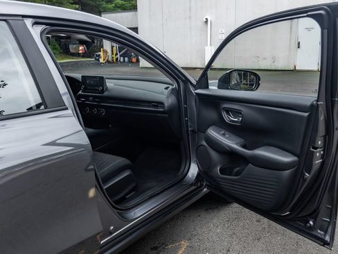 Used 2024 Honda HR-V LX image 15