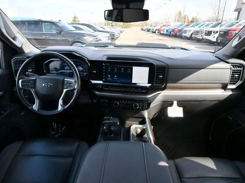 Used 2023 Chevrolet Silverado 1500 LT Trail Boss w/ LT Trail Boss Premium Package AWD/4WD image 3