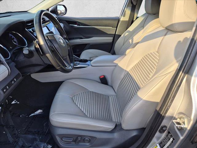 Used 2019 Toyota Camry SE w/ Convenience Package FWD image 14