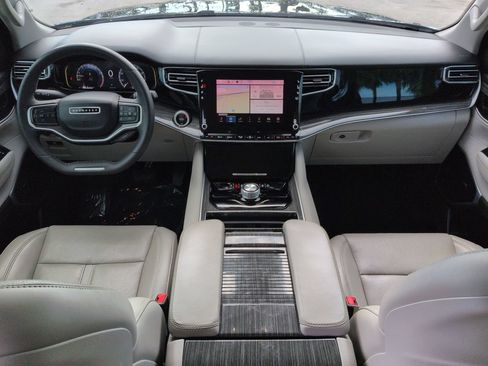 Used 2022 Jeep Wagoneer Series II RWD image 14