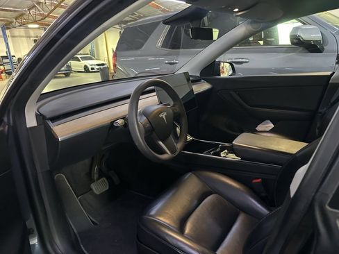 Used 2020 Tesla Model Y Long Range image 6