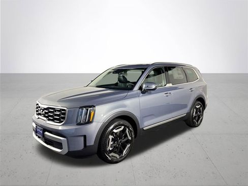 New 2025 Kia Telluride S image 2