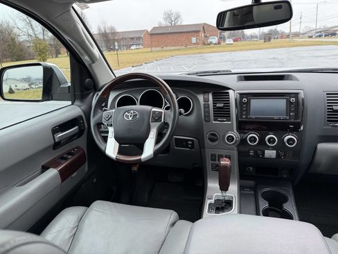Used 2017 Toyota Sequoia Platinum image 38
