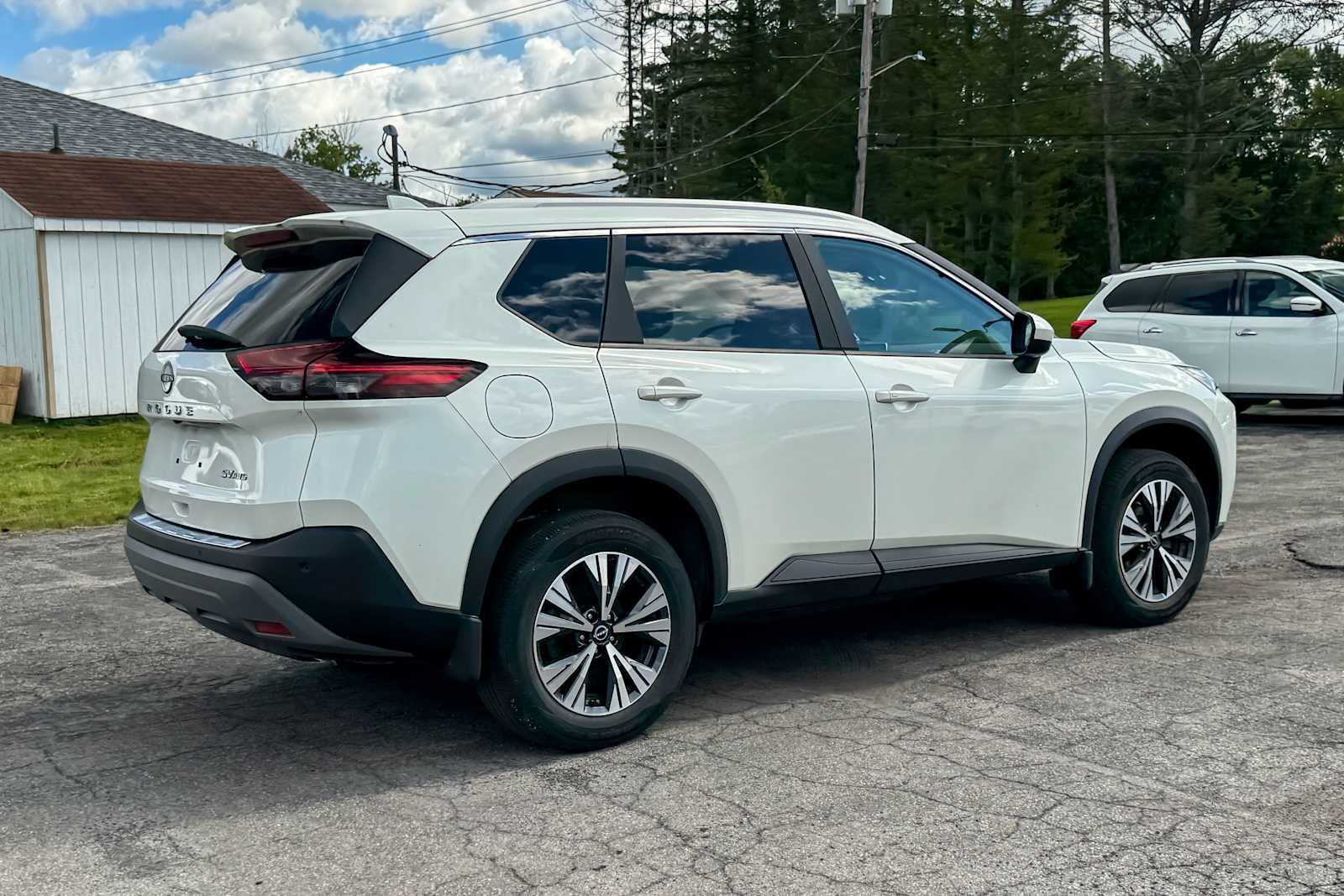 Certified 2023 Nissan Rogue SV w/ SV Premium B Package AWD/4WD image 3